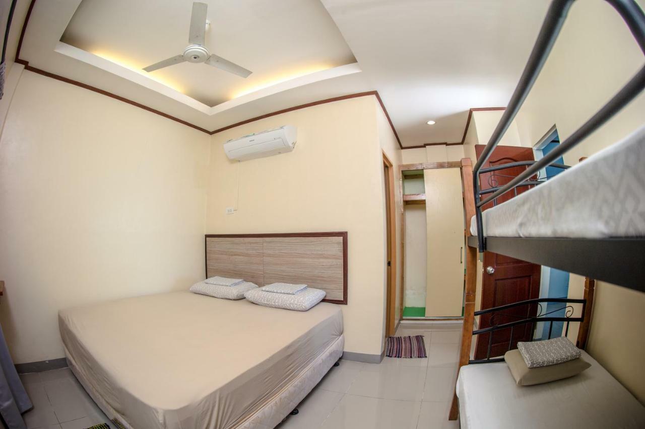 Seafari Resort