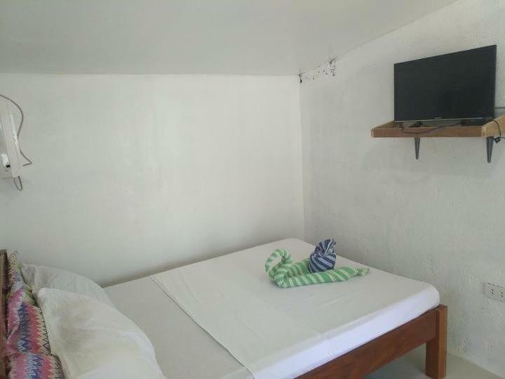 Hutkins Resort *