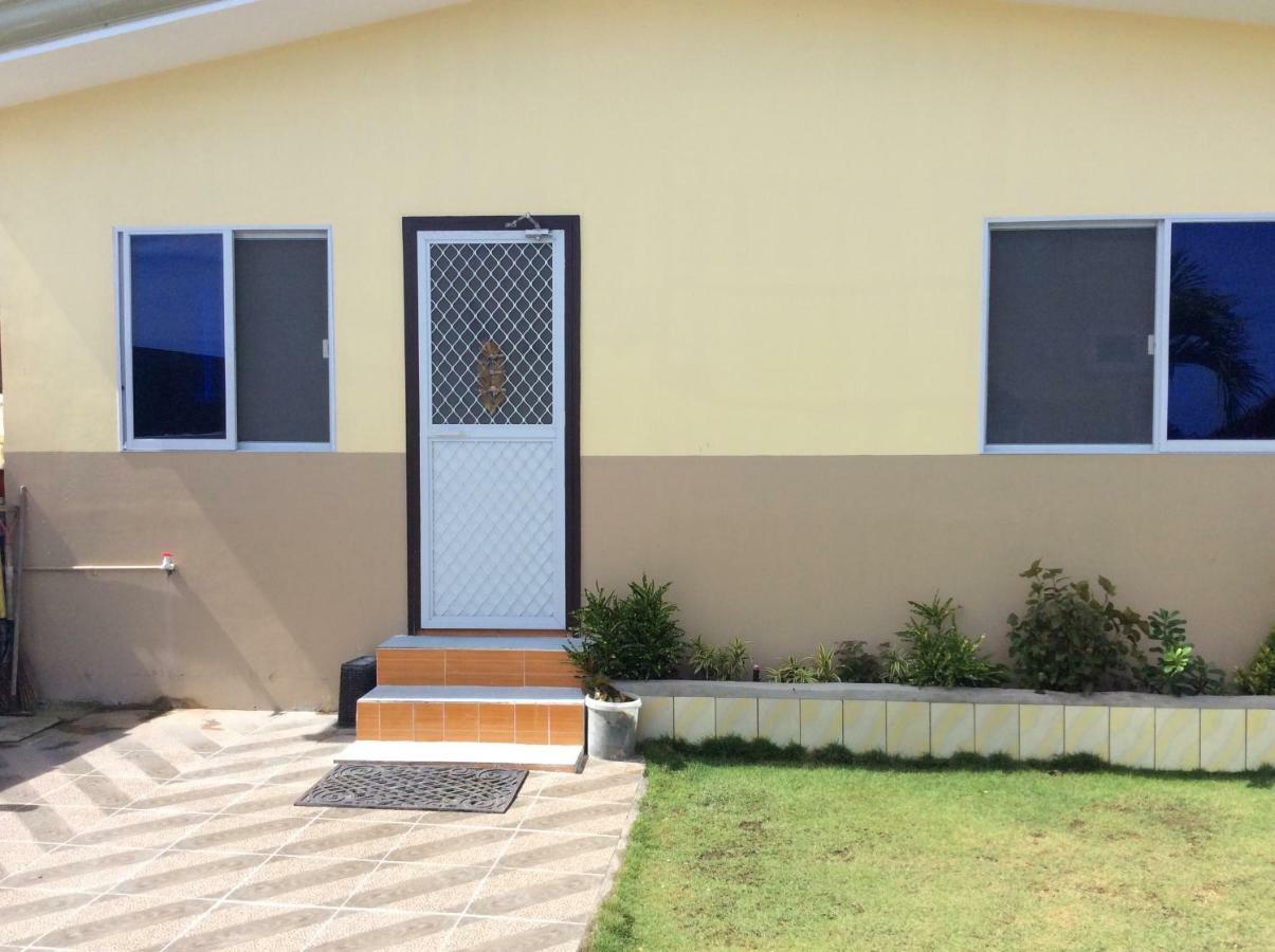 Bahay bakasyunan Sunrise Beach House @ Catmon