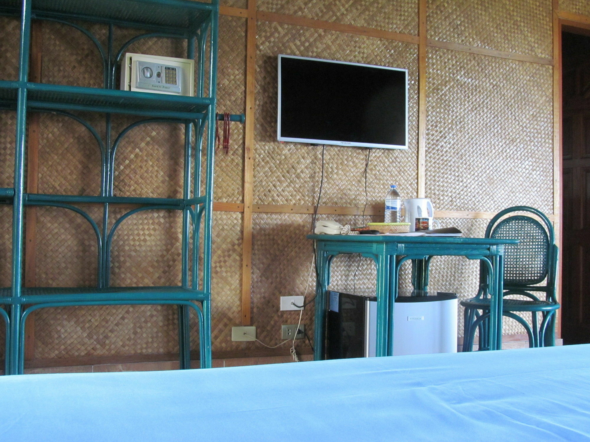 Parrot Paradise 3* Boljoon
