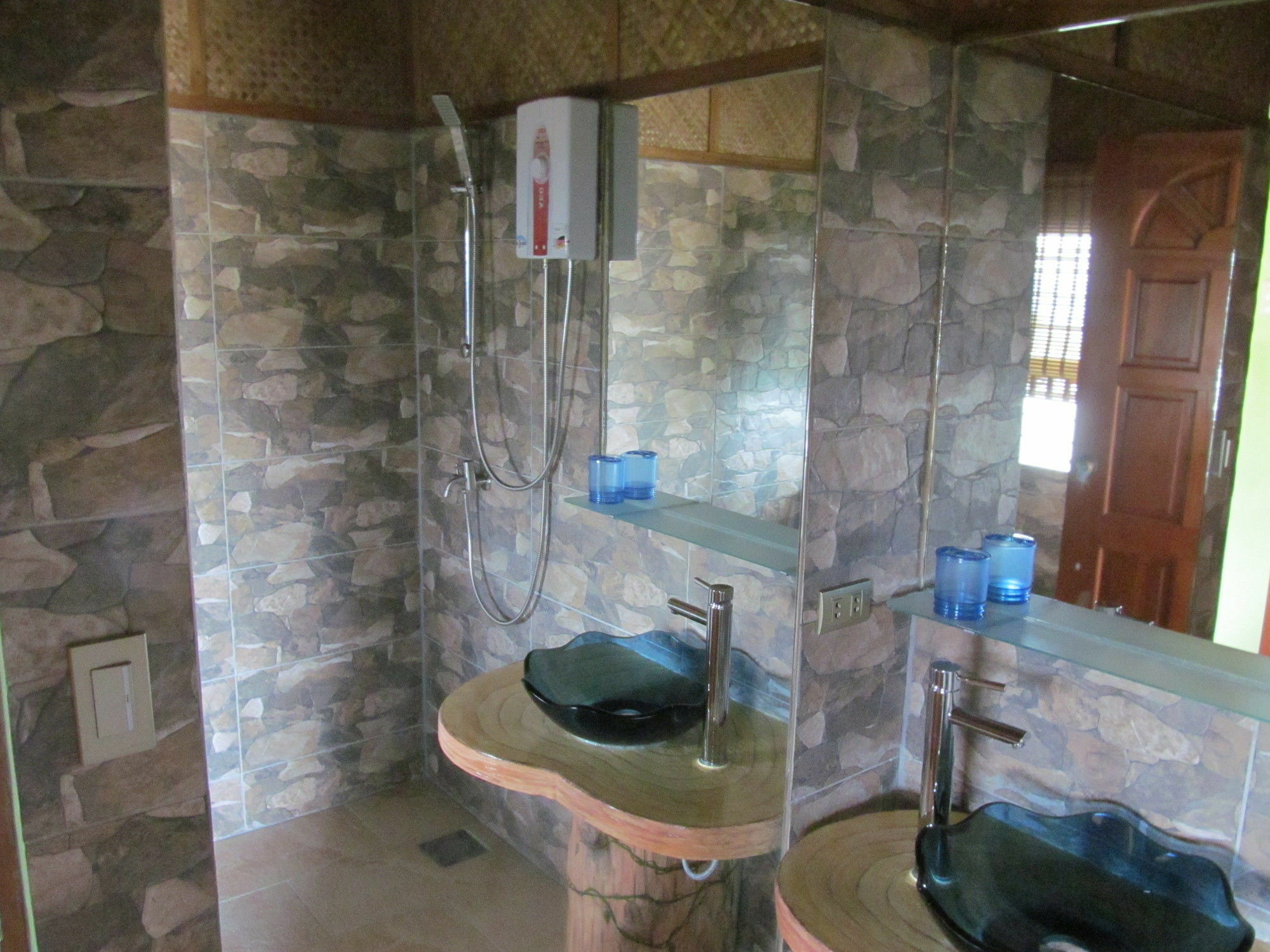 Resort Parrot Paradise Boljoon