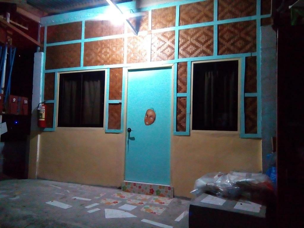 Mother Teresa And Restaurant 2* Oslob