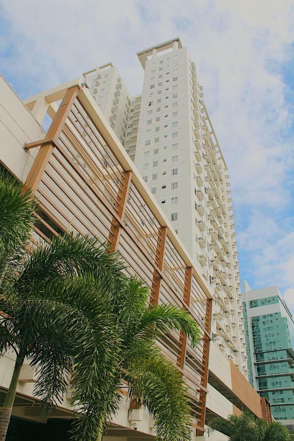 One- Bedroom Avida Tower 1 It Park * Cebu
