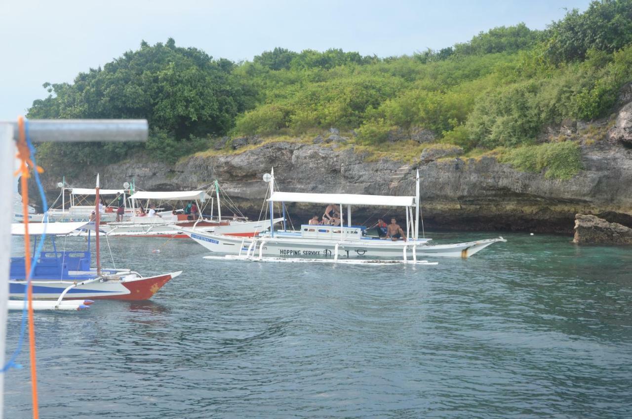 Robinland Vacation Resort Badian