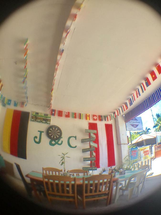 J & C * Moalboal