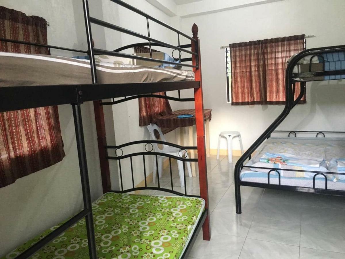Guest house Backpackers Moalboal