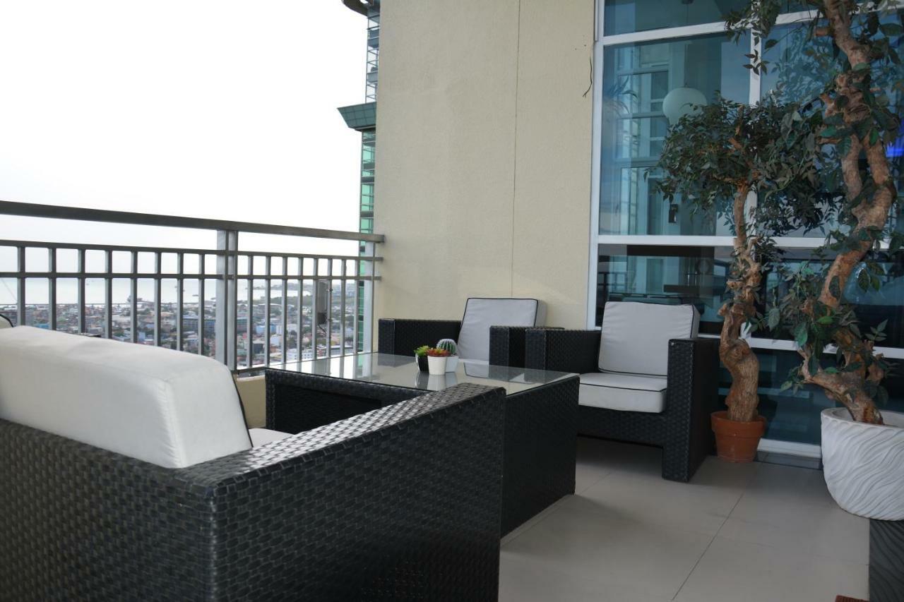 Apartment Elegance On Top Of The World Panorama