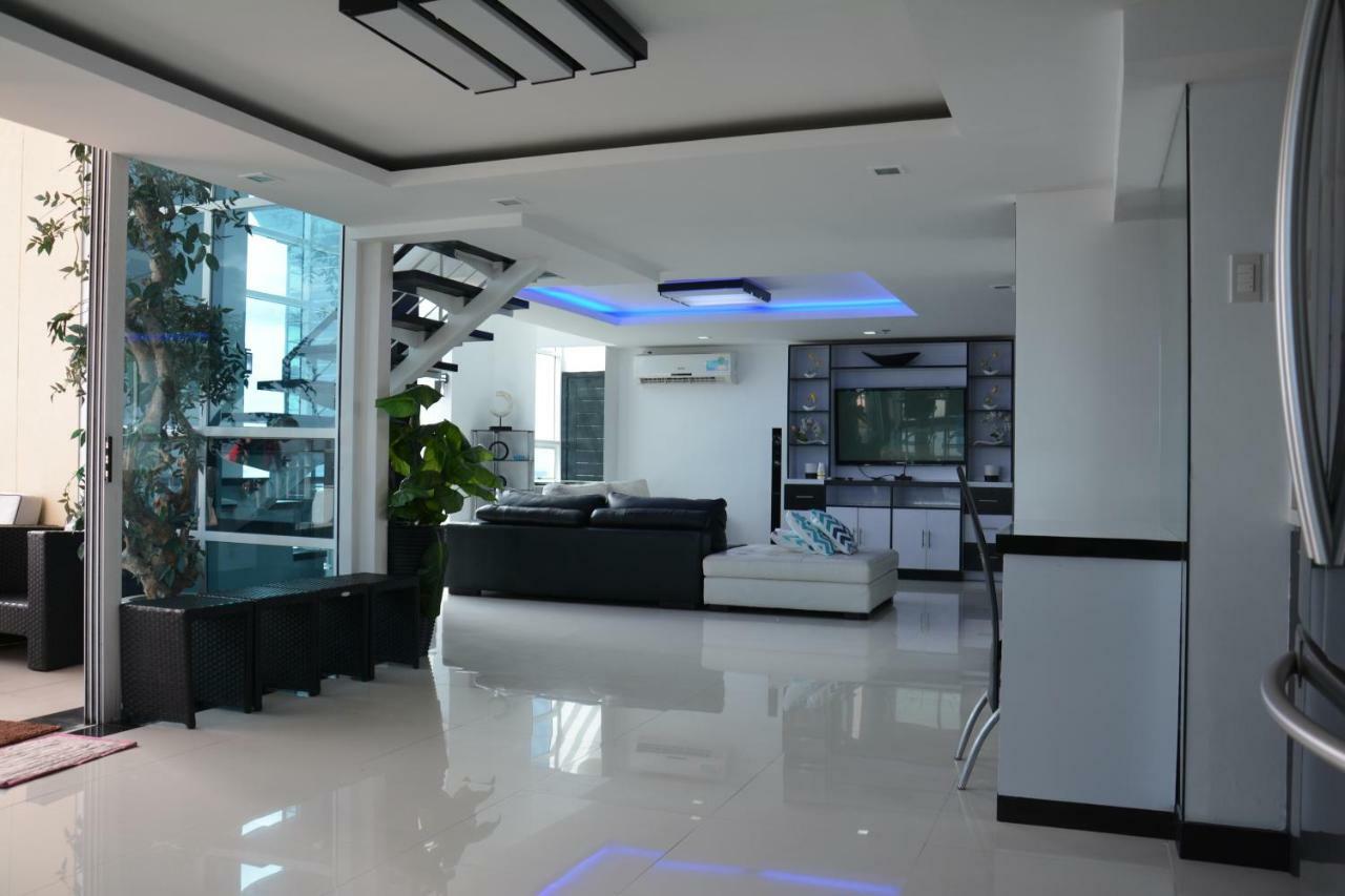Elegance On Top Of The World Panorama Apartment Cebu