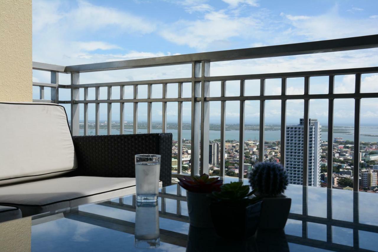 Apartment Elegance On Top Of The World Panorama