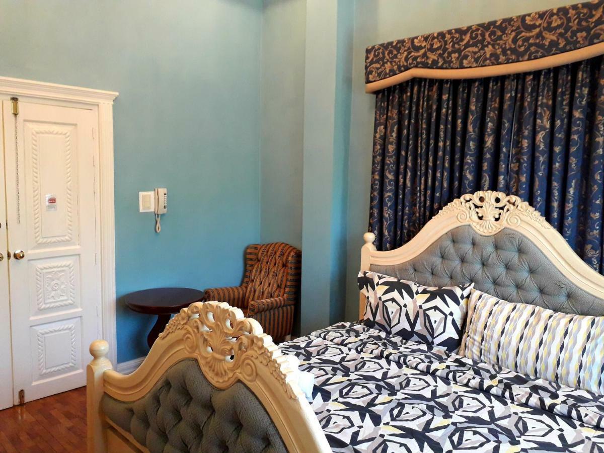 Villa Canoy's Mansion Apartelle *
