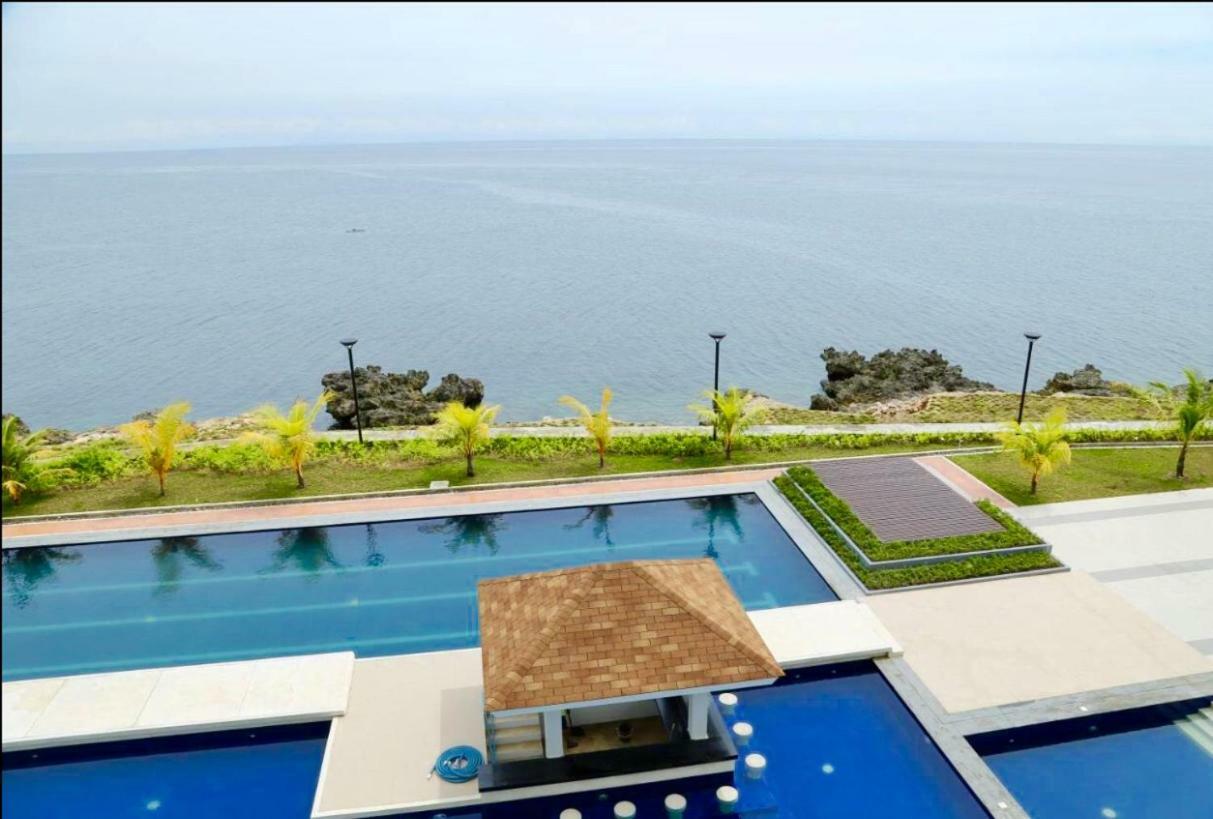 Grand Condo-hotel With Breathtaking Seaside Views In Lapu-lapu, Cebu Apartment