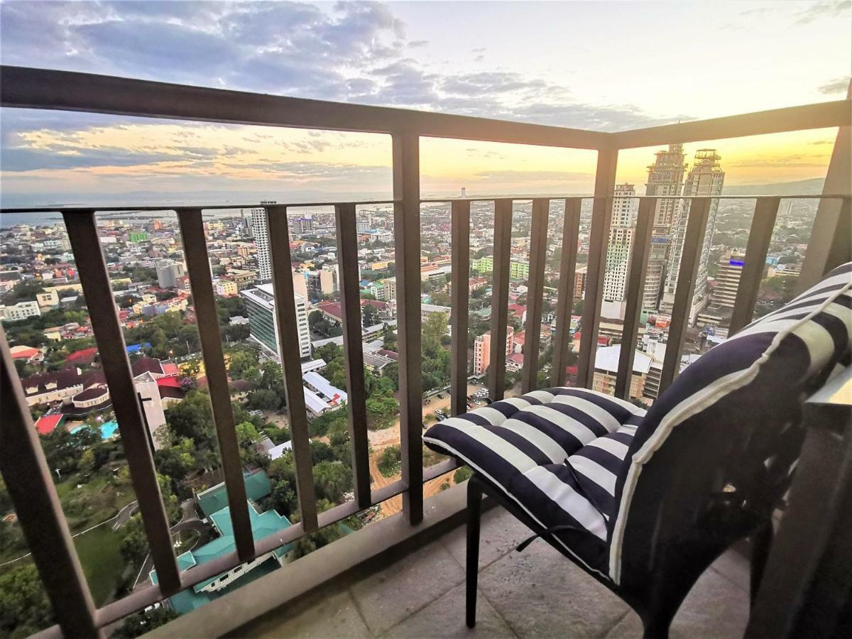 Horizons 101 - Panoramic View By St. Therese Apartment *