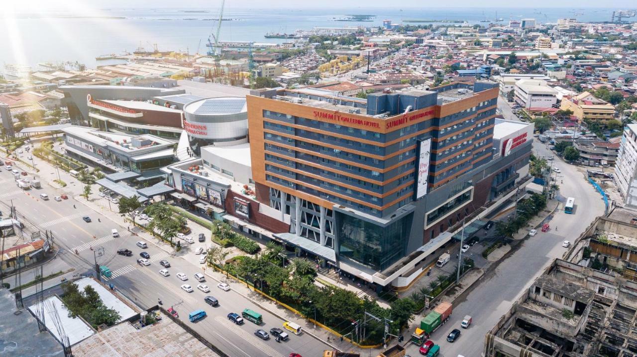 Summit Galleria Hotel
