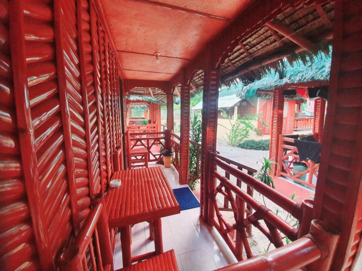 Pareja Tourist Inn 2* Logon