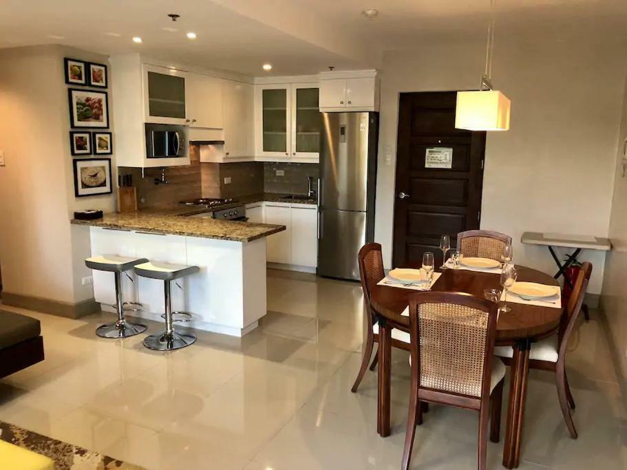500mbps Wi-fi 2 Largest 2 Bdrm In Grand Residences Apartment Cebu