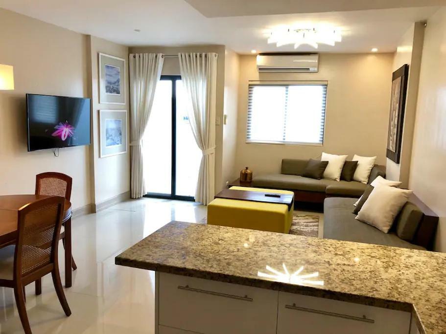 500mbps Wi-fi 2 Largest 2 Bdrm In Grand Residences