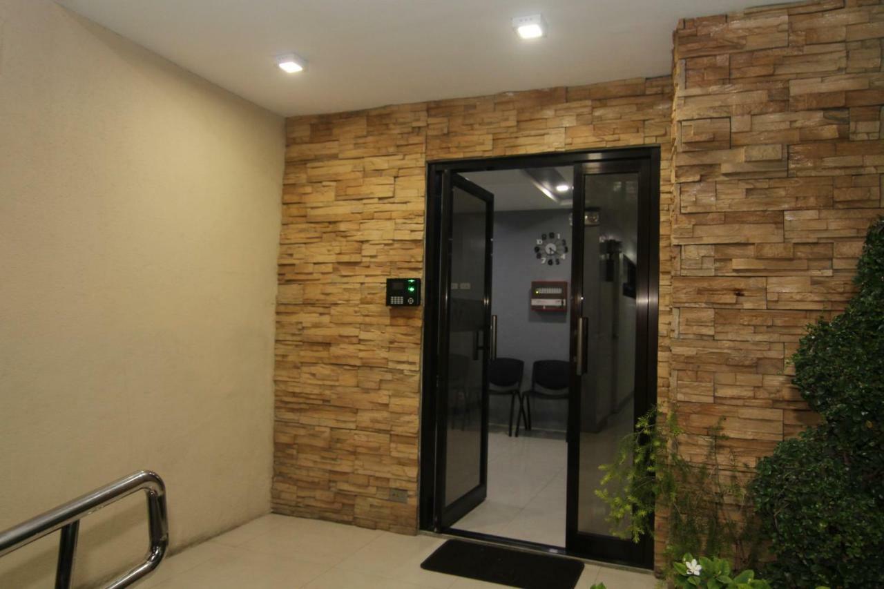 Rf Hotel