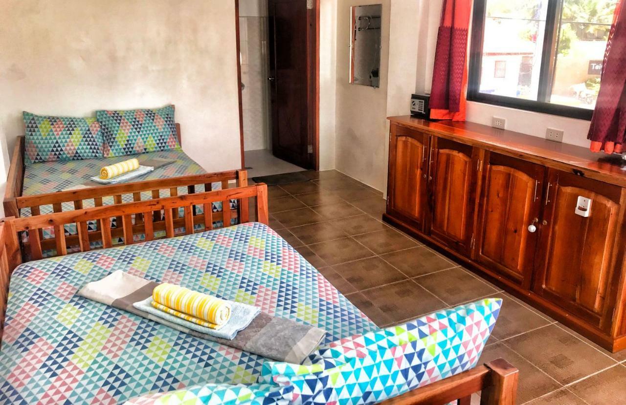 Shaka Traveler's Place (adults Only) * Moalboal