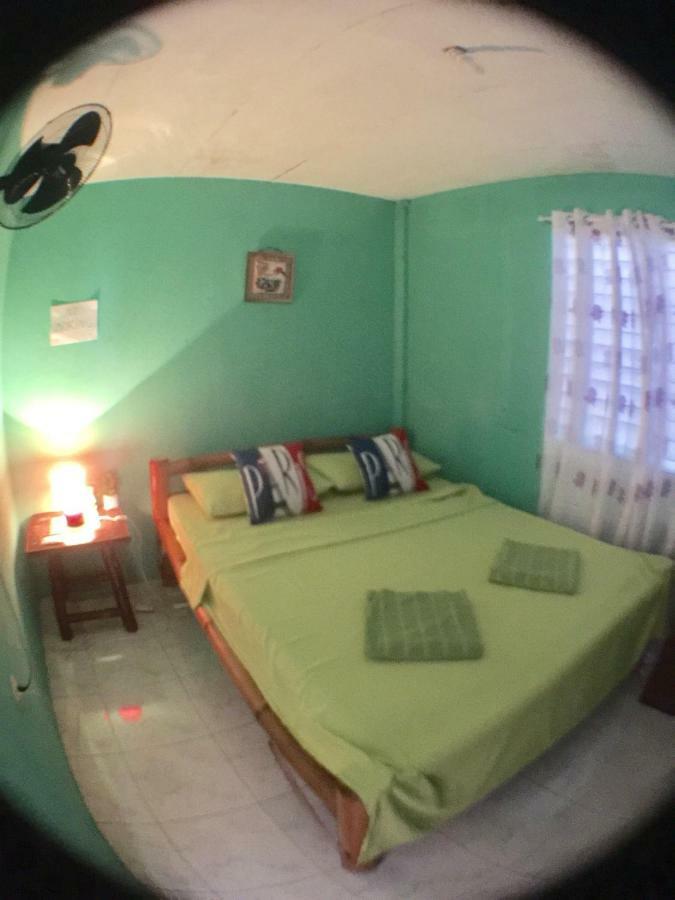 Hostel J & C *