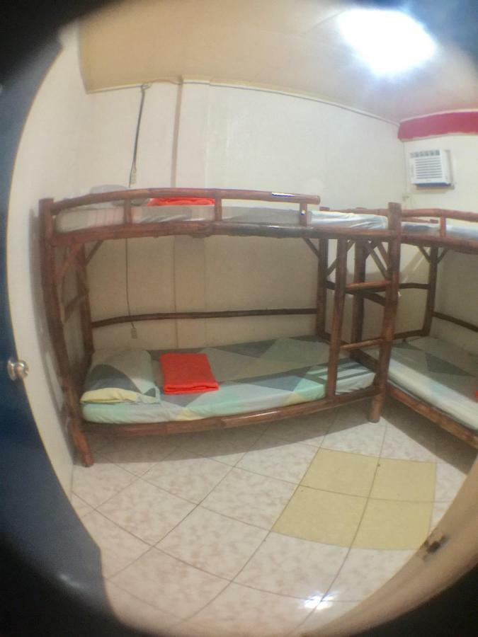 Hostel J & C Moalboal