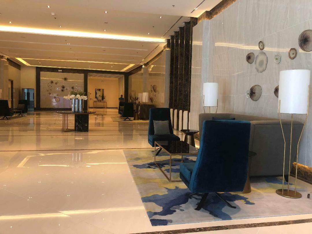 One Pacific Tower C-16n Apartment