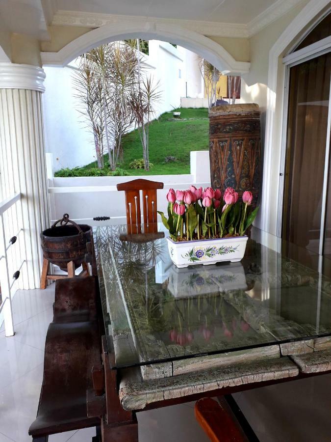 Villa Canoy's Mansion Apartelle *