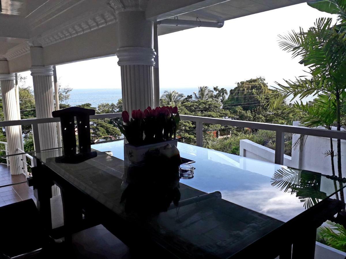 Canoy's Mansion Apartelle Villa