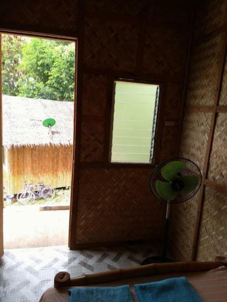 Lake House Resort Badian