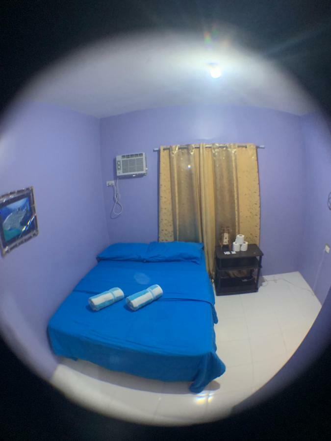 J & C Hostel Moalboal