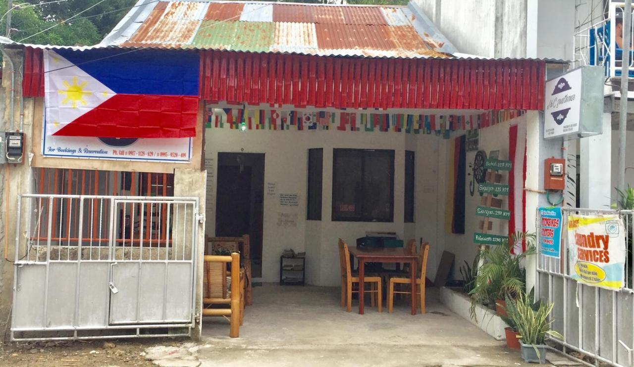 Hostel J & C Moalboal