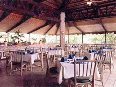 Club Hotel 3*