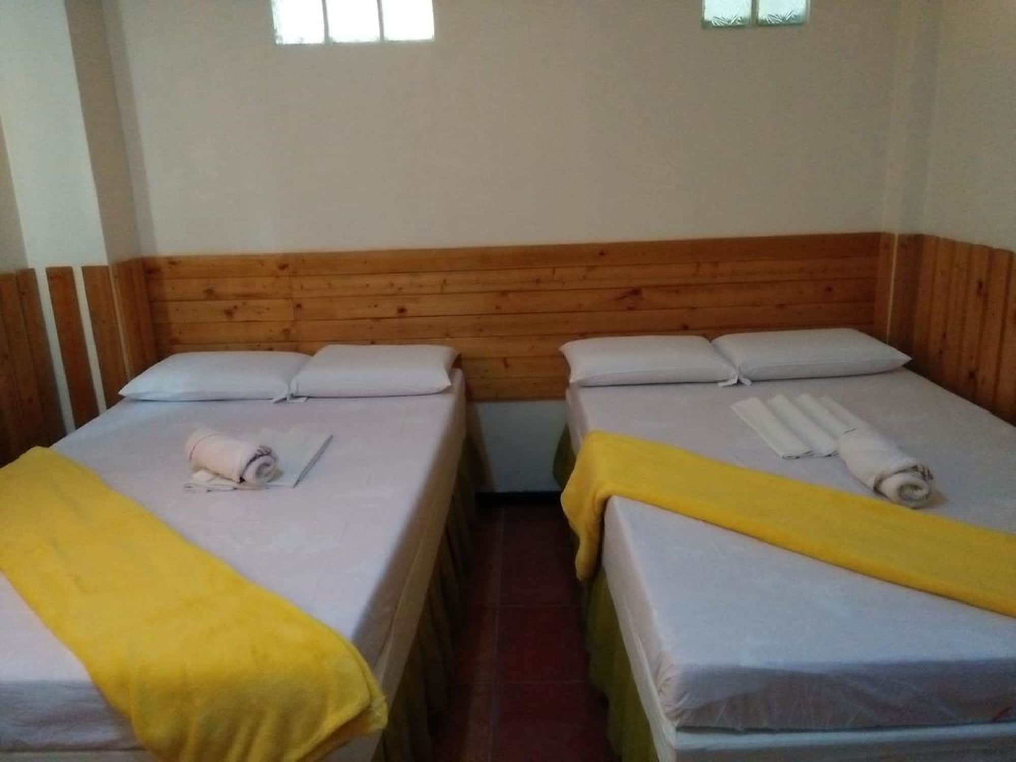 Hotel Axis 2*