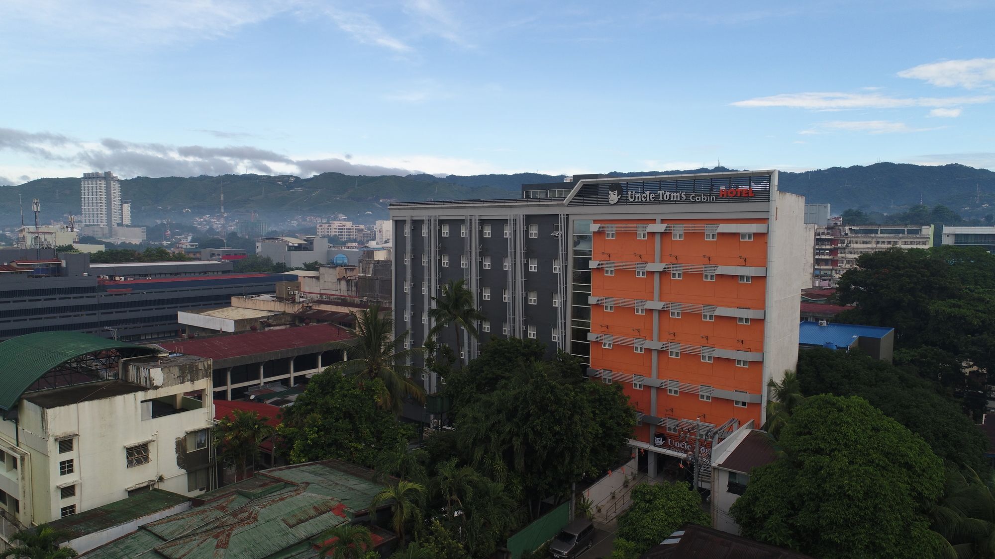 Uncle Tom's Powered By Cocotel Hotel