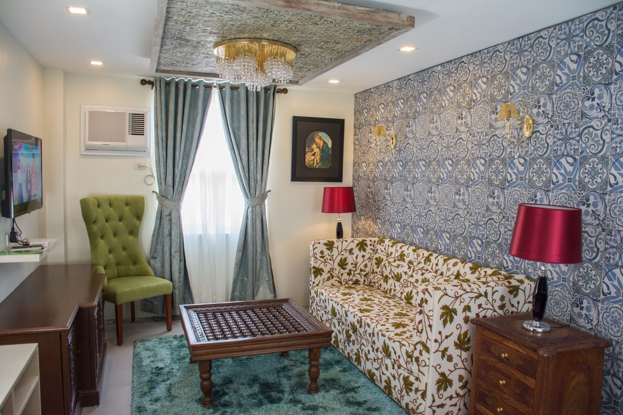 Uncle Tom's Powered By Cocotel Hotel 3*