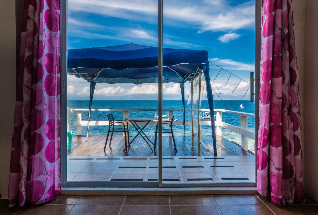 Shaka Traveler's Place (adults Only) * Moalboal