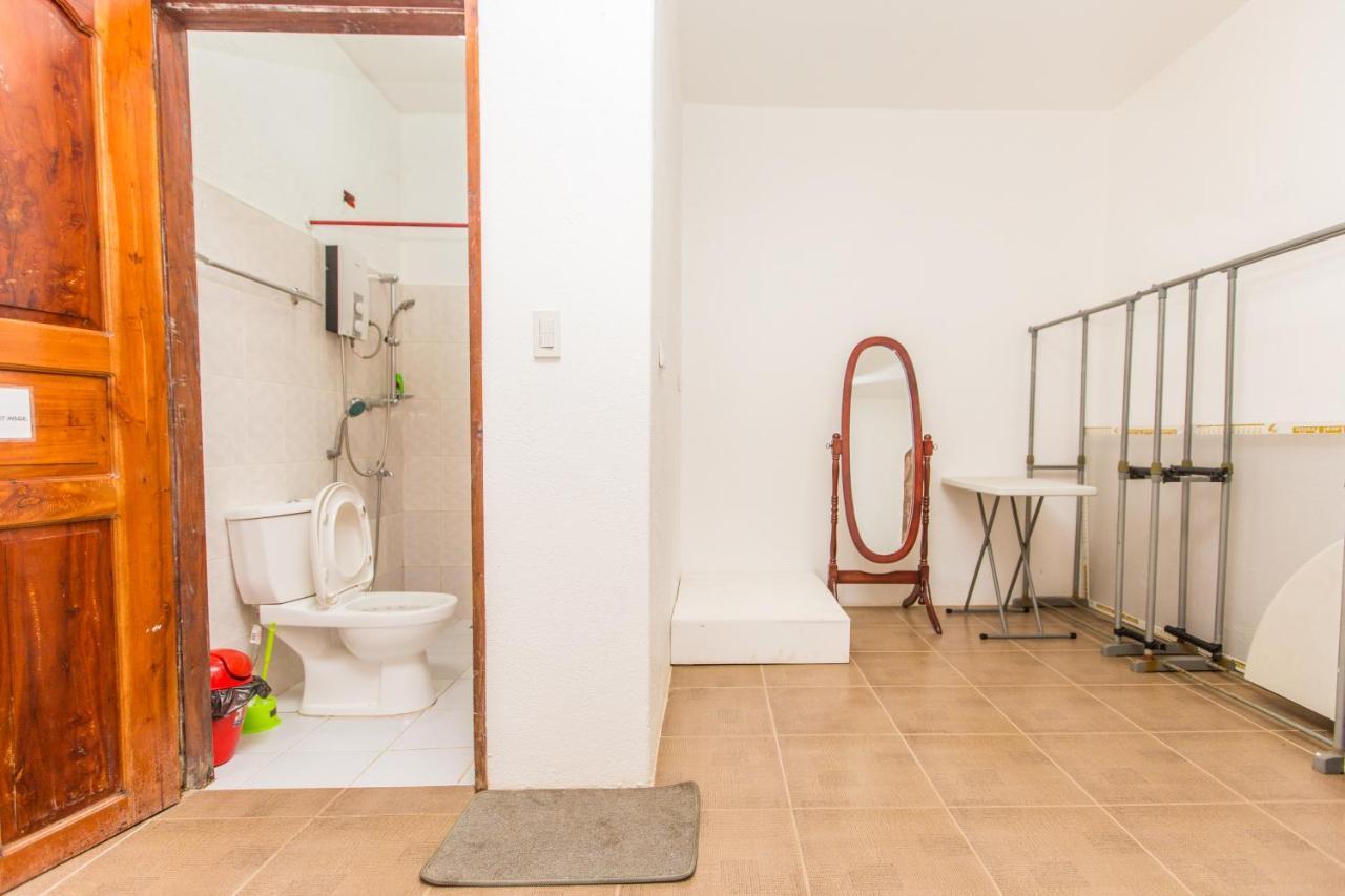 Shaka Traveler's Place (adults Only) Hostel