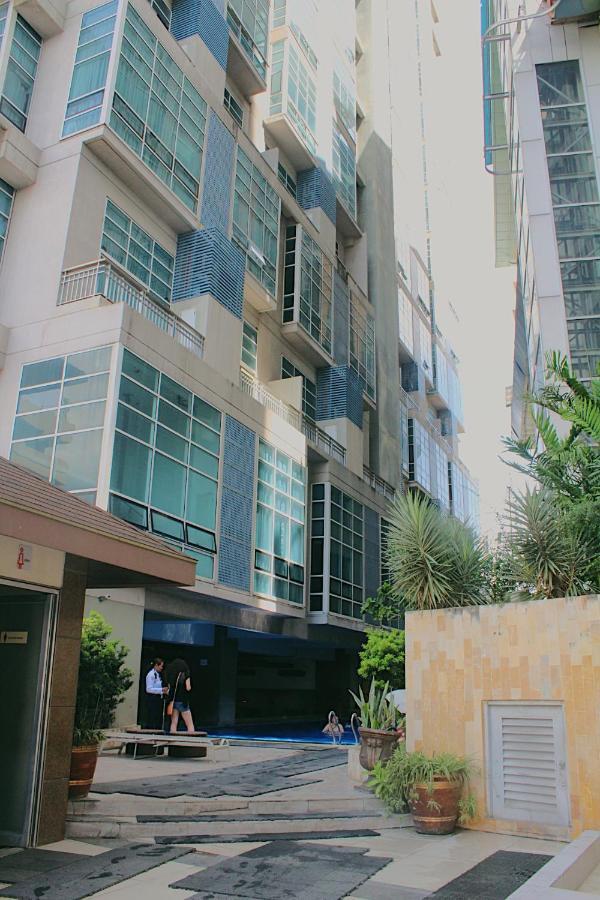 Loft Type Condominium At Club Ultima Residences Apartment *
