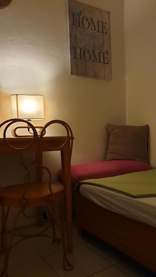 Gardenpod + Cafe Hostel *