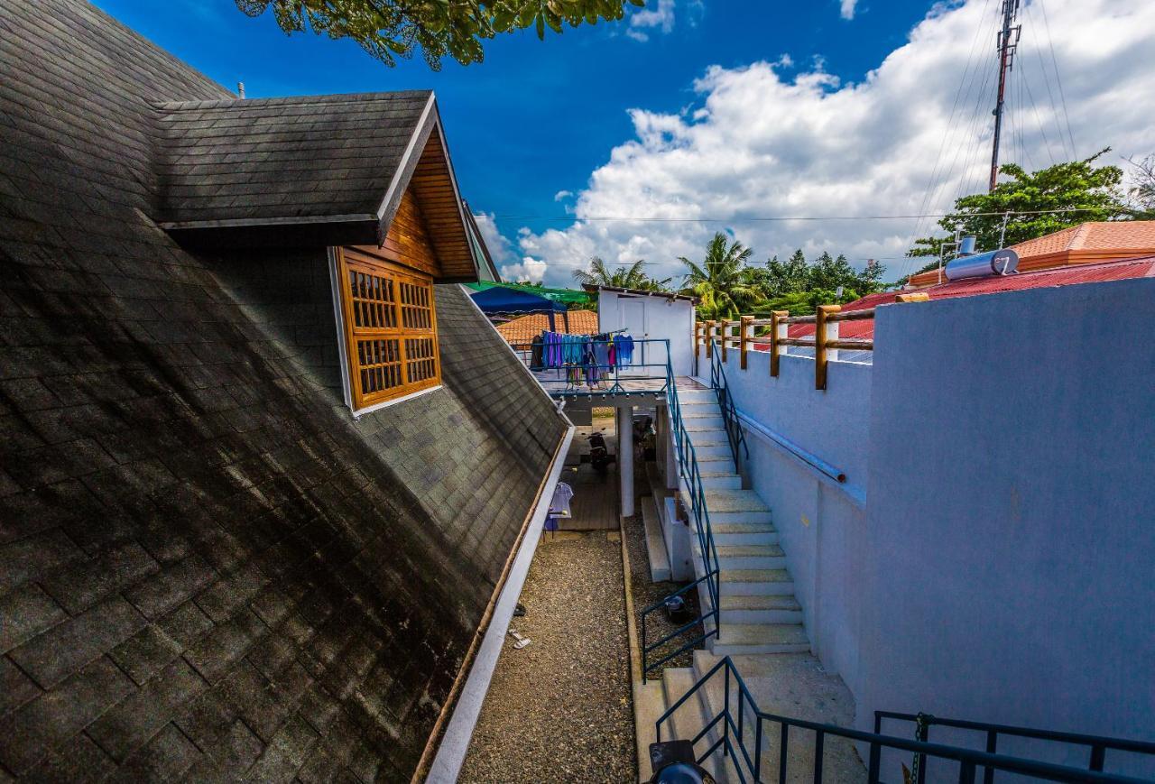 Shaka Traveler's Place (adults Only) Hostel *