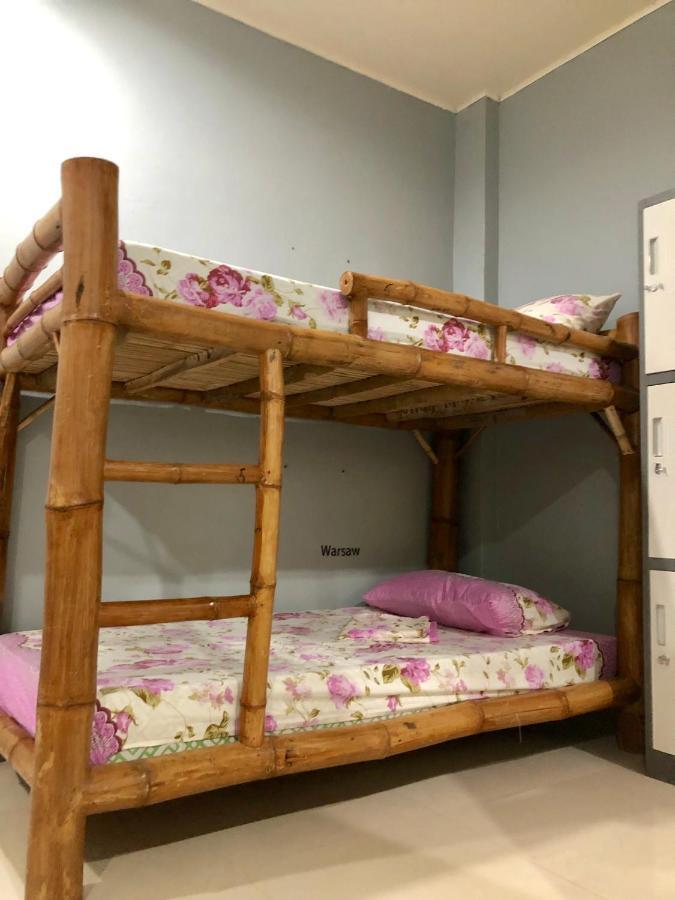 Lionfish Backpackers (adults Only) Hostel