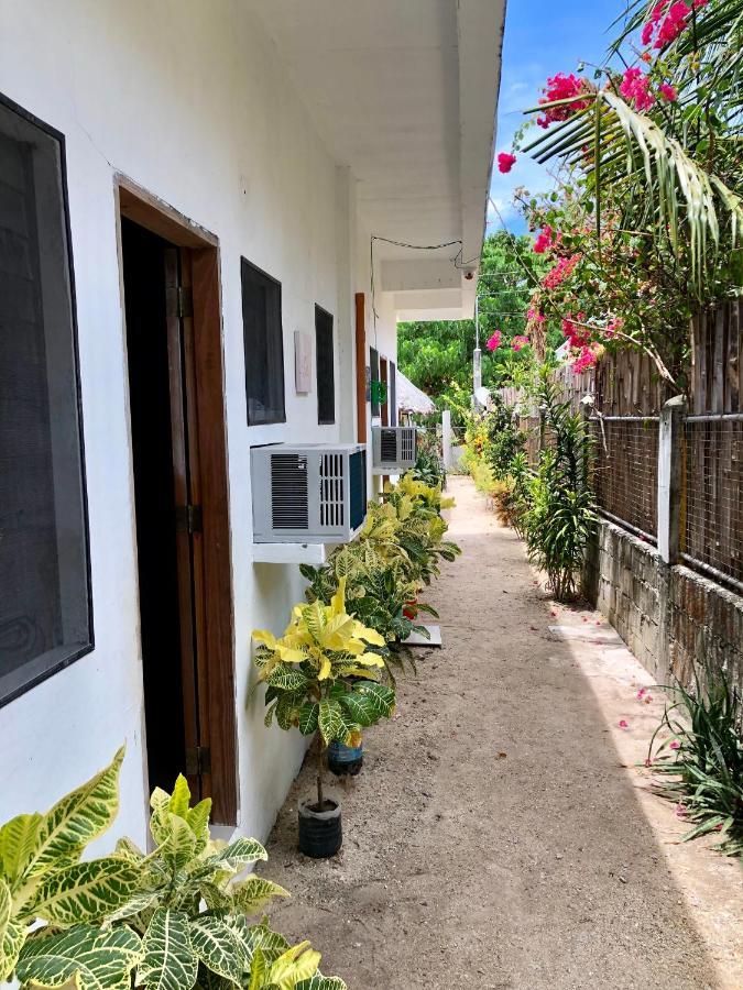 Lionfish Backpackers (adults Only) *