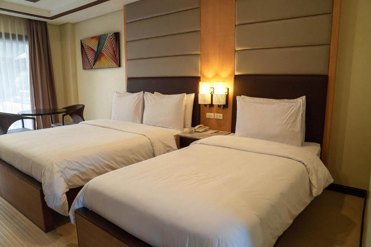 Westown Lagoon - South Wing 3*