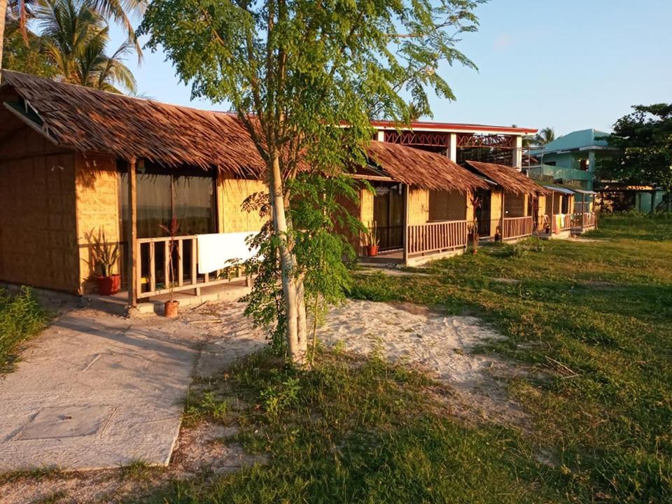 Resort Hutkins