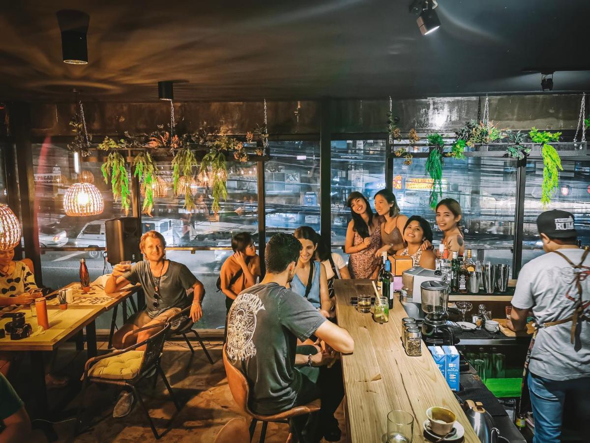 Murals Sleepbox (adults Only) Hostel Cebu