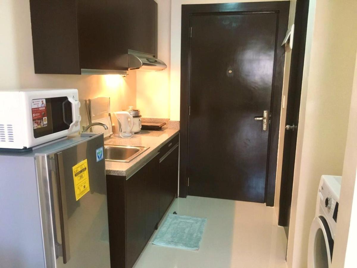 Fully Furnished Studio Unit At Bamboo Bay Mandaue And Area Apartment *