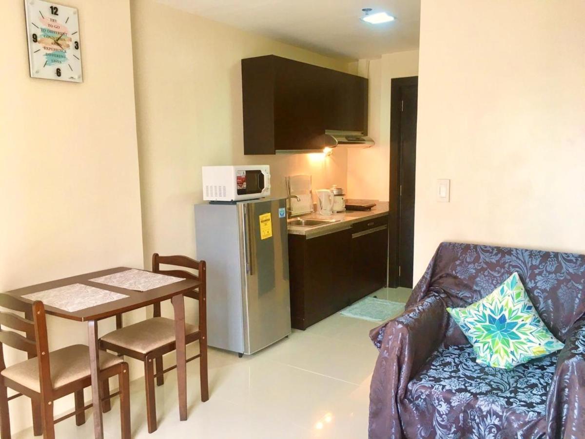 Fully Furnished Studio Unit At Bamboo Bay Mandaue And Area Apartment *