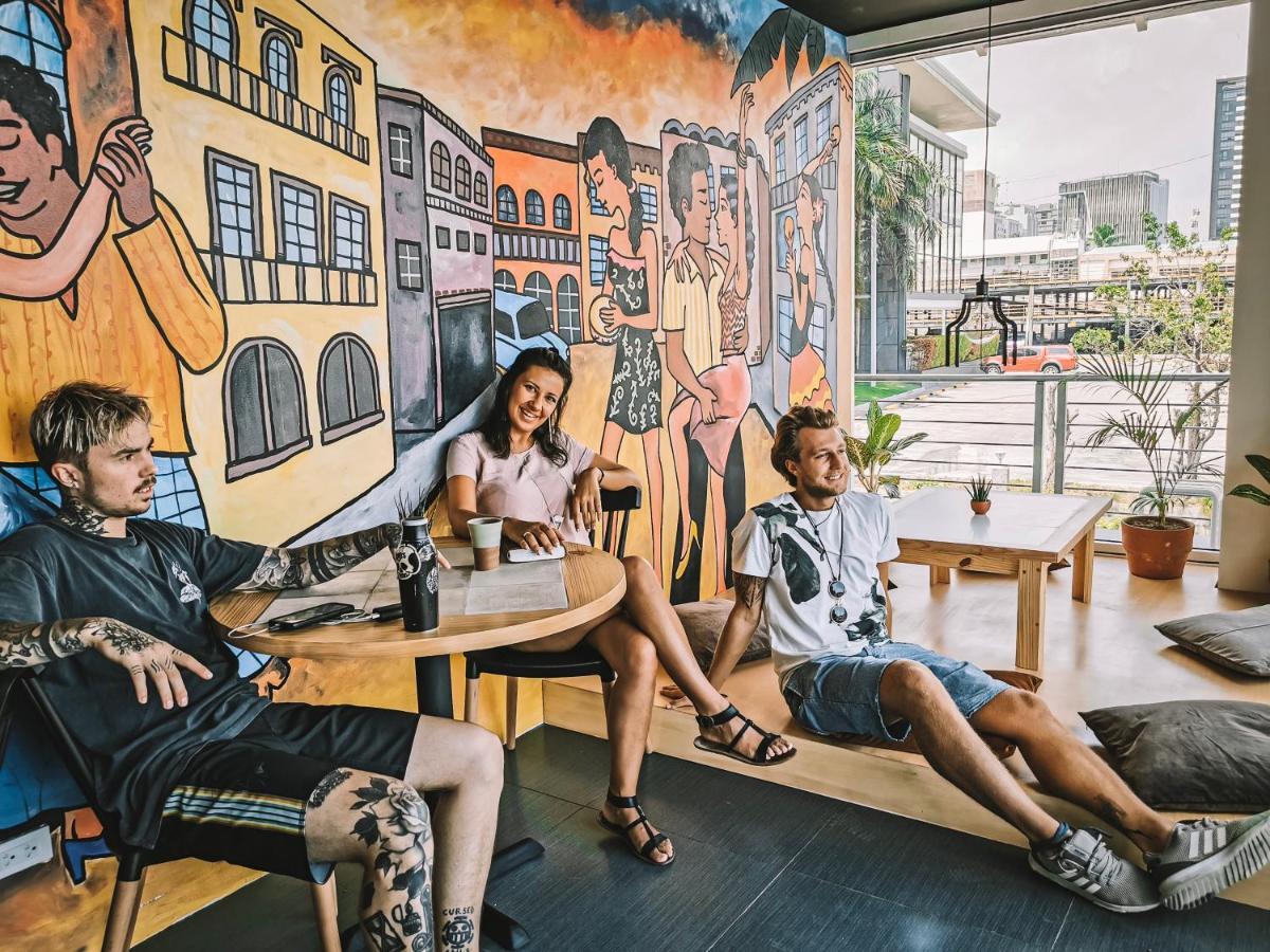 Murals Sleepbox (adults Only) Hostel Cebu