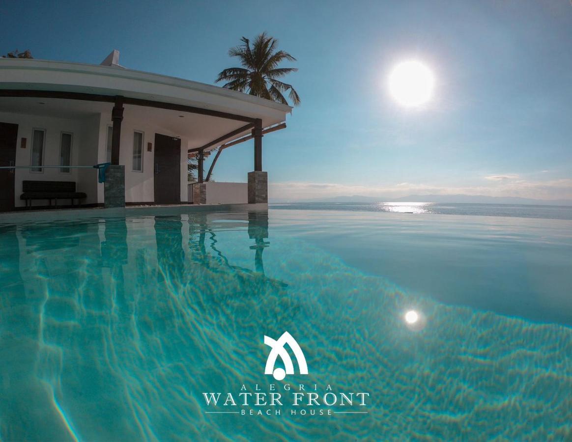 Alegria Water Front House Resort *