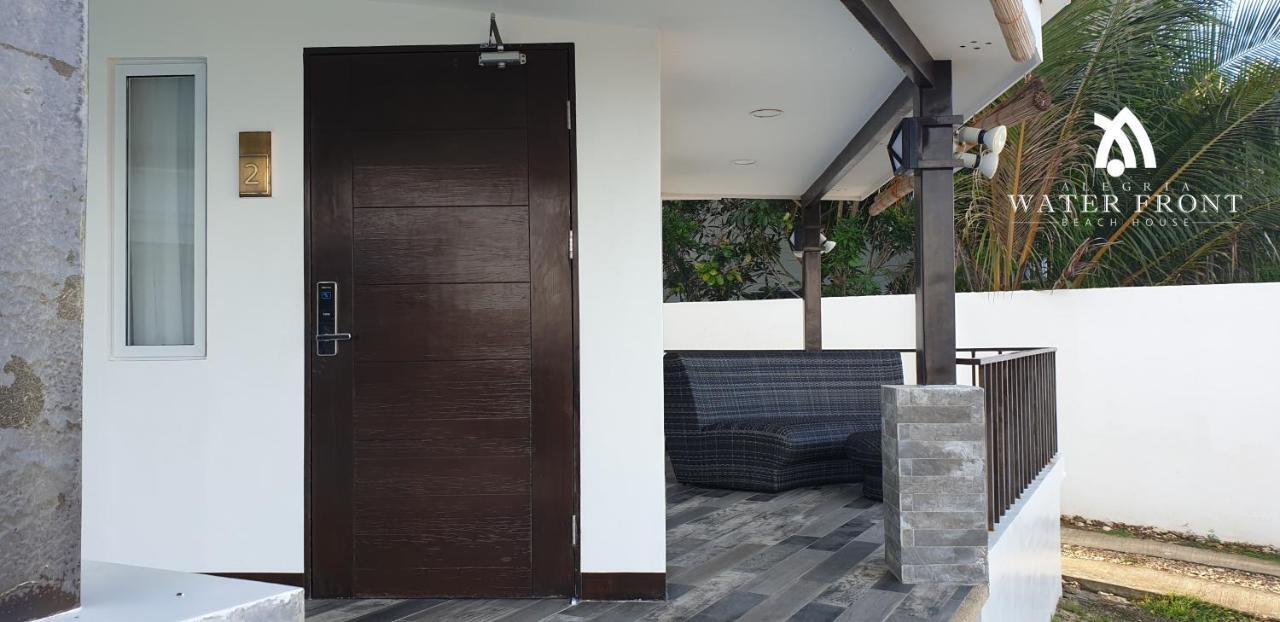 Alegria Water Front House *