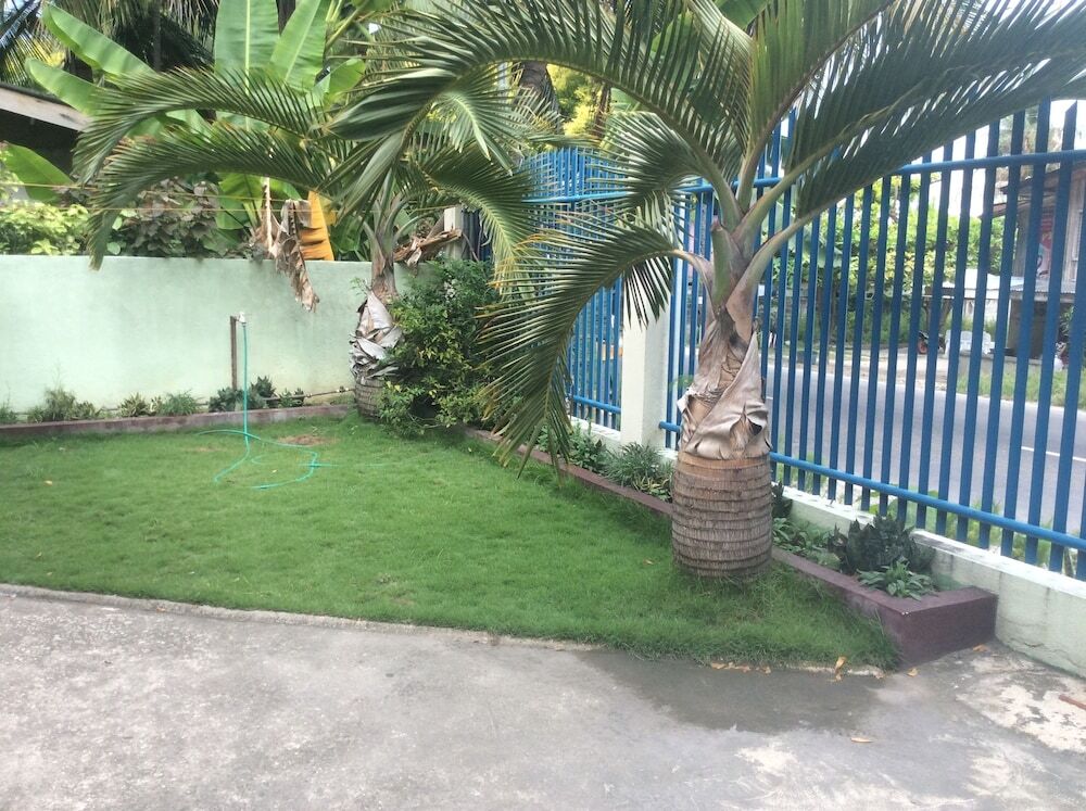 Casa Bonita Inn Oslob Hotel